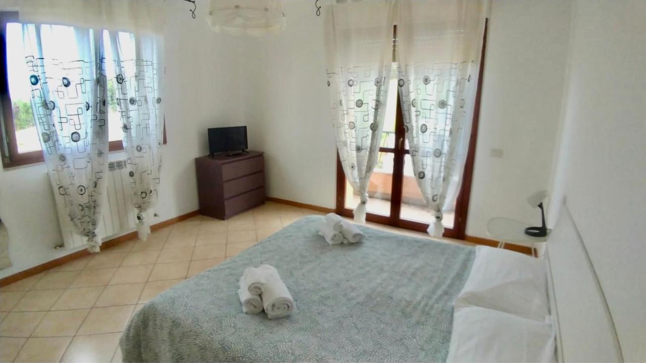 Ferienwohnung Cleo Camelia Falconara Marittima Exterior foto
