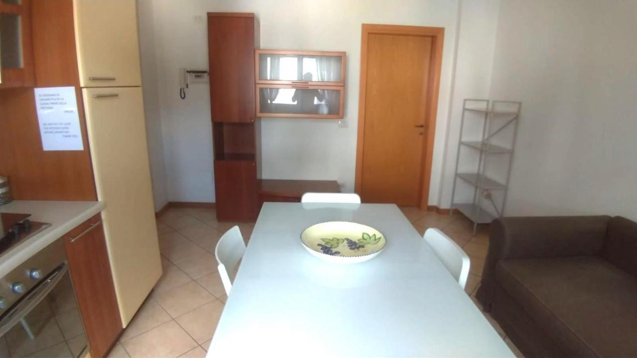 Ferienwohnung Cleo Camelia Falconara Marittima Exterior foto